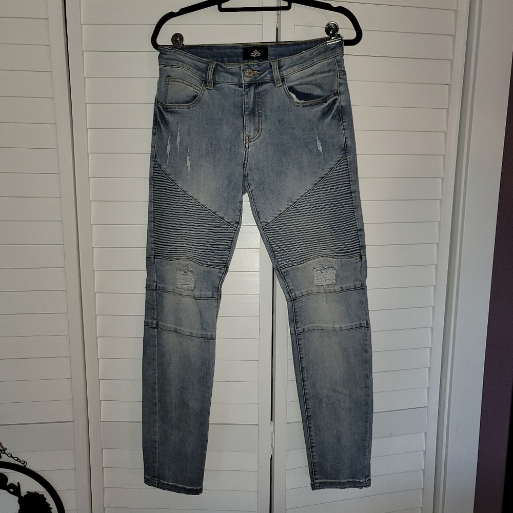 ZLZ brand jeans. Suze 30